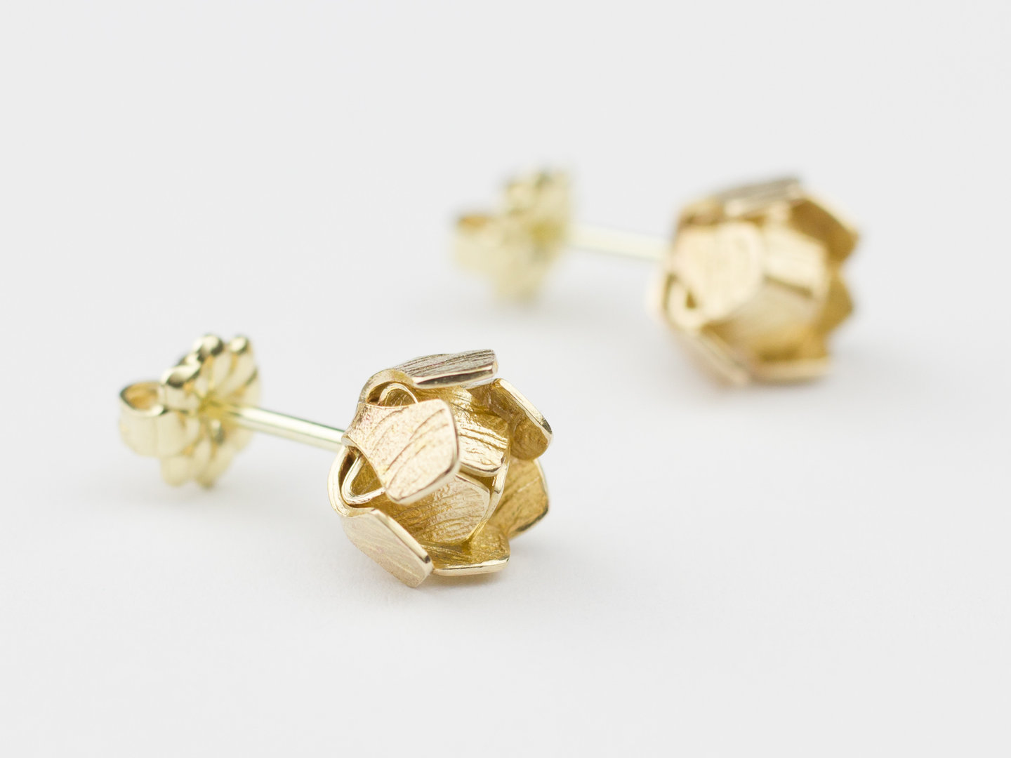 goldene-ohrstecker-116aoi-1.jpg